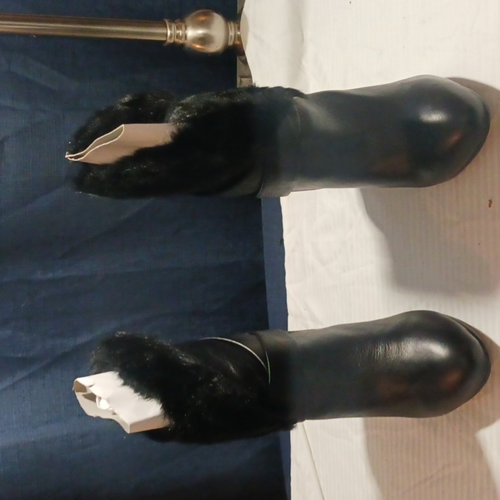 Zaelle Heeled Boots with fur trim sz 7